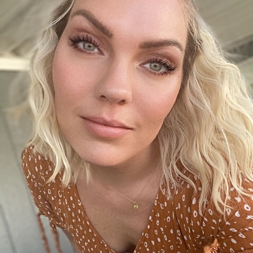 Meet your Posher, Ellesea!